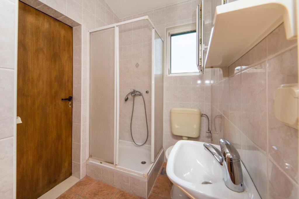 Apartments Slavena Gradac  Zewnętrze zdjęcie